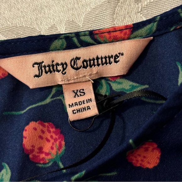❤️2/$15 or 3/$21❤️ NWT Juicy Couture Flutter Sleeve Strawberry Top, Size XS - Picture 6 of 8